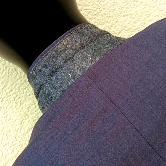 Calvin Klein Young Men's Wool Blend (2) Button Blazer (Dominican Republic) - Picture 16 of 17